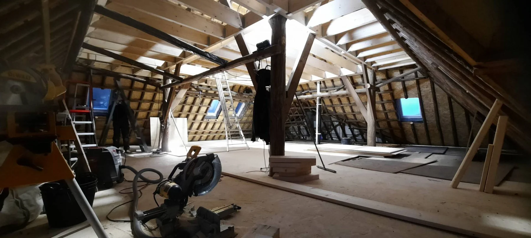 Werk aan een kapconstructie