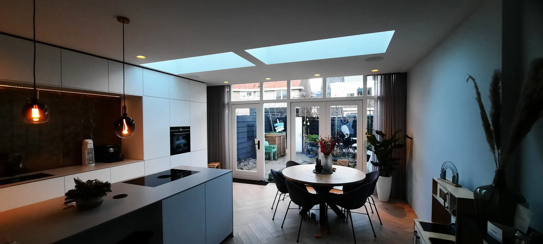 Woonkeuken met daklicht